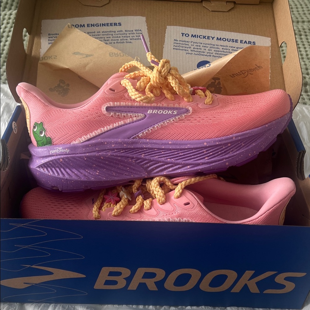 NWT RunDisney Rapunzel Ghost 17 Sneakers